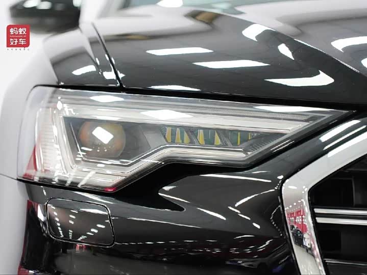 Фото 6 - Audi A6L