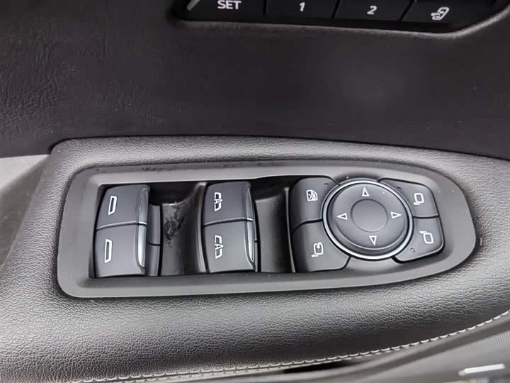 Фото 9 - Cadillac XT5