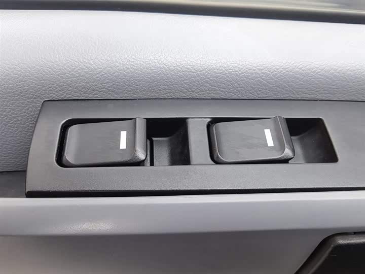 Фото 9 - Maxus V80