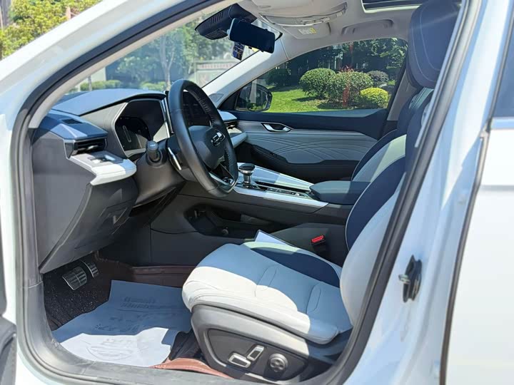 Фото 8 - Geely Preface