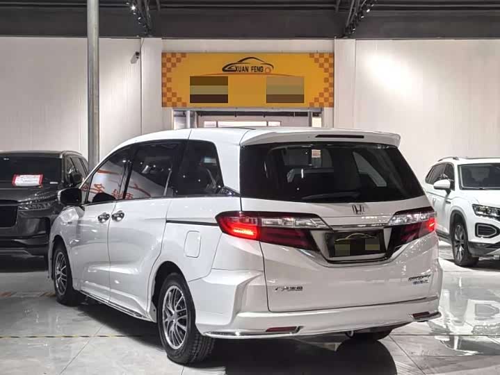 Фото 3 - Honda Odyssey