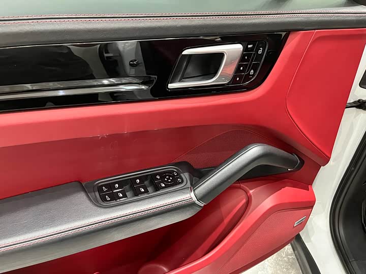 Фото 9 - Porsche Cayenne