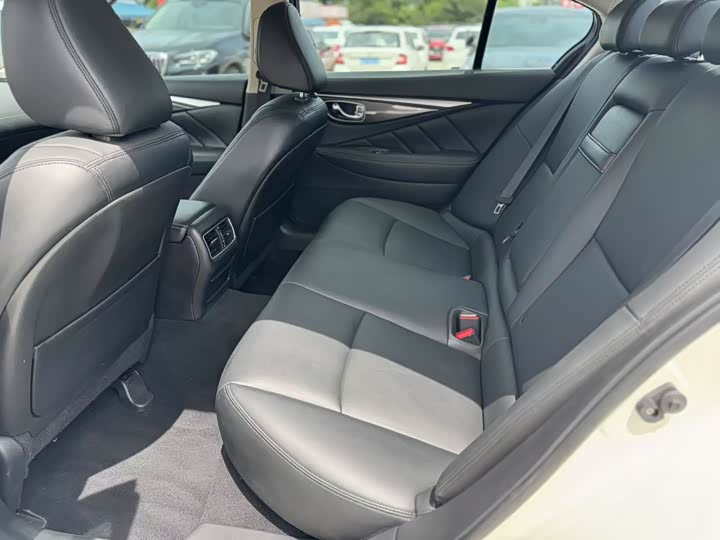 Фото 9 - Infiniti Q50L