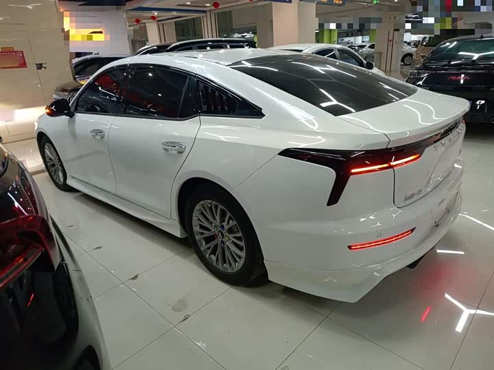 Фото 5 - Bestune B70