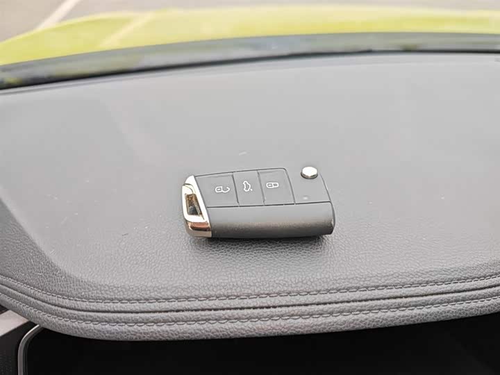 Фото 9 - Volkswagen T-Roc