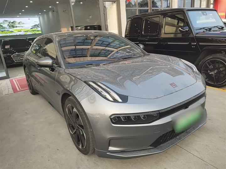 Фото 4 - Zeekr 001