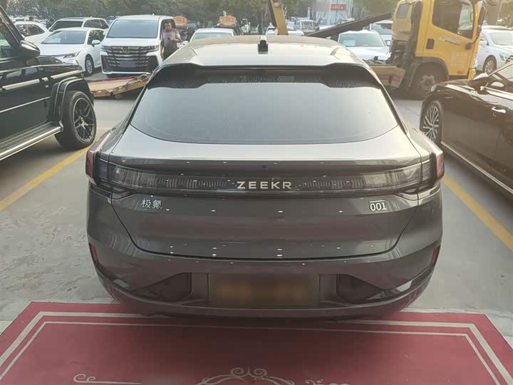 Фото 6 - Zeekr 001