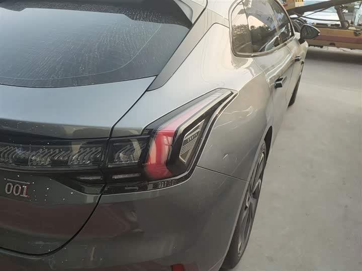 Фото 8 - Zeekr 001