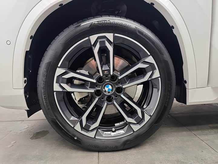 Фото 6 - BMW X1