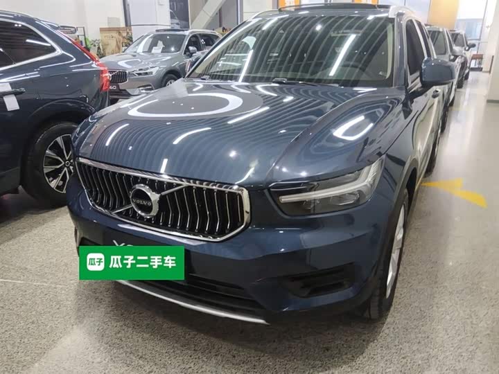 Фото 2 - Volvo XC40