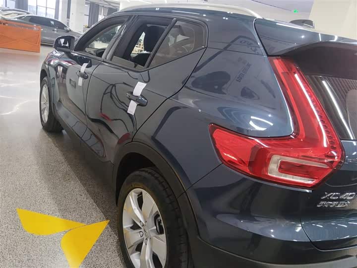 Фото 5 - Volvo XC40