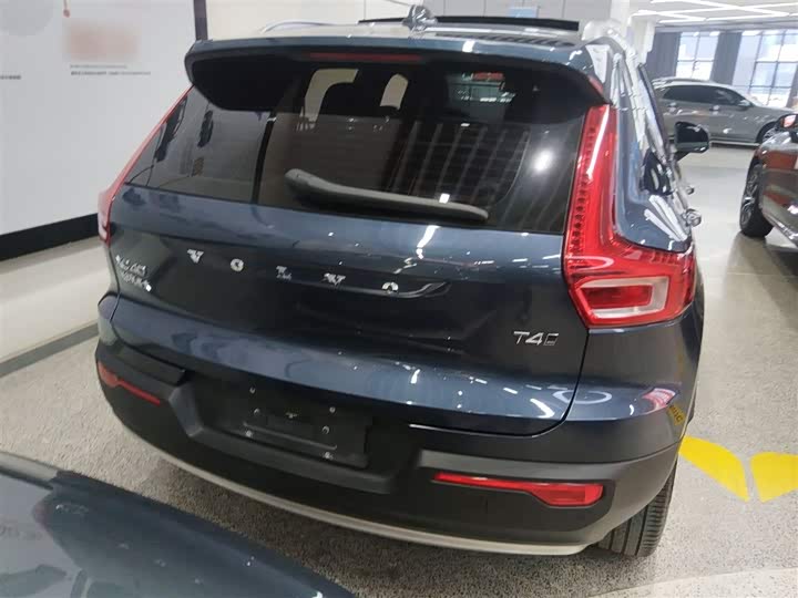 Фото 6 - Volvo XC40