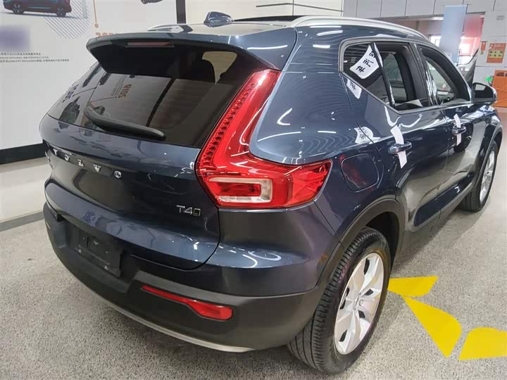 Фото 7 - Volvo XC40