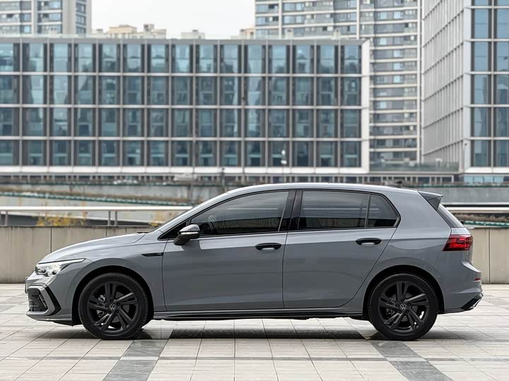 Фото 4 - Volkswagen Golf