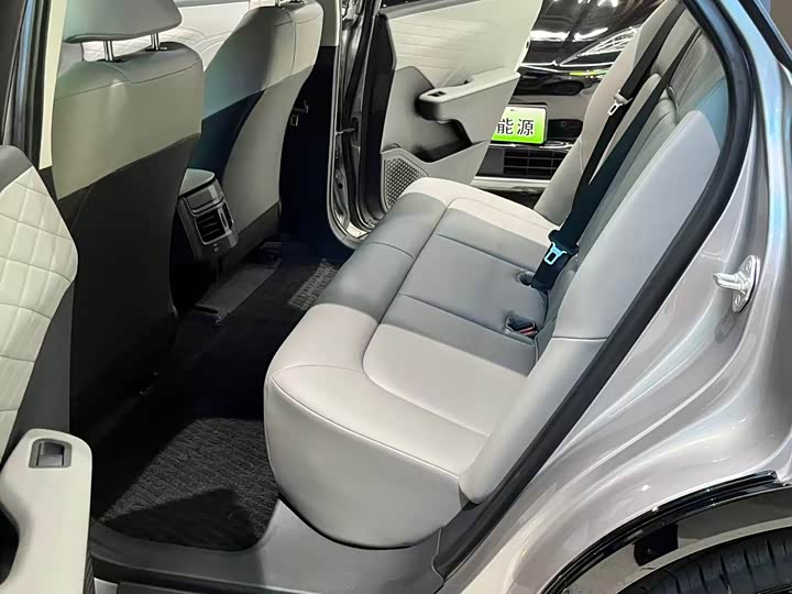 Фото 8 - Toyota bZ3