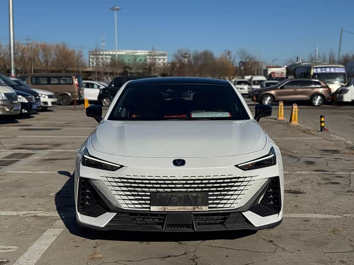 Фото 2 - Changan UNI-V