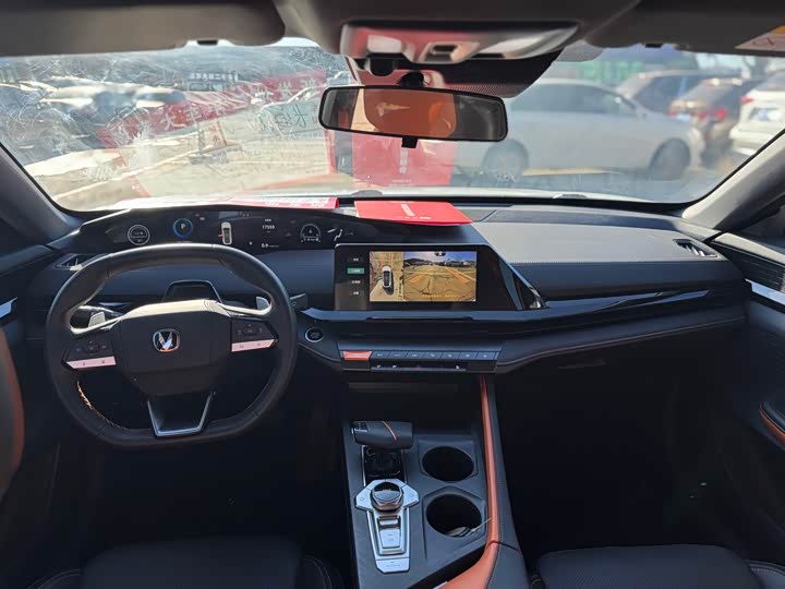 Фото 9 - Changan UNI-V