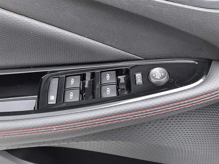 Фото 9 - Buick Verano