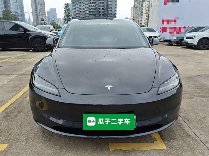 Фото 3 - Tesla Model 3