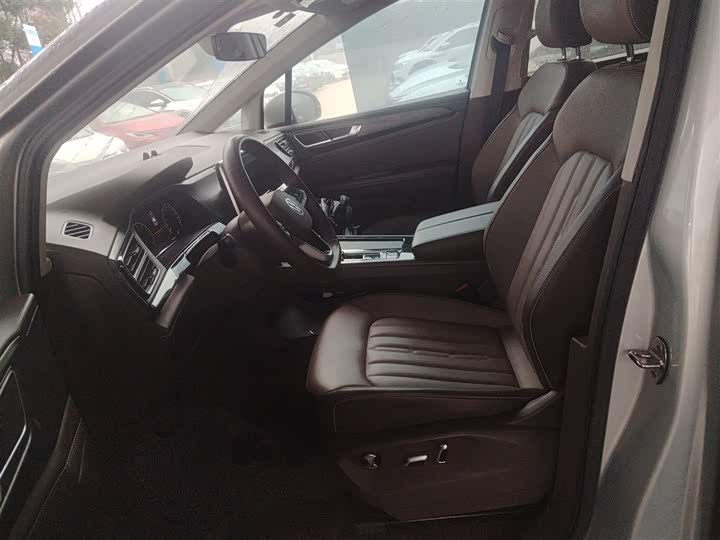 Фото 7 - Volkswagen Viloran