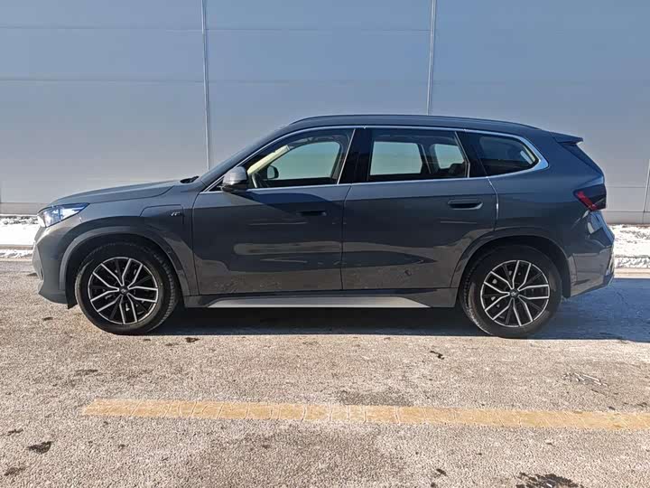 Фото 3 - BMW iX1