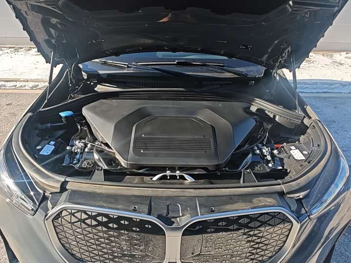 Фото 8 - BMW iX1