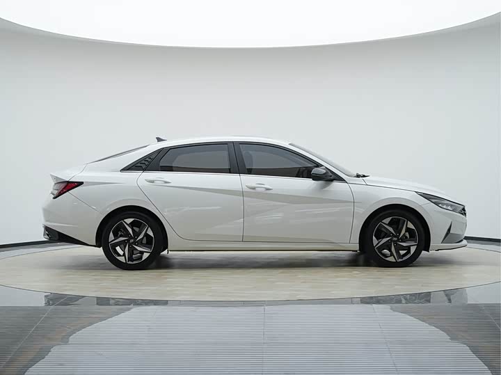 Фото 5 - Hyundai Elantra N line