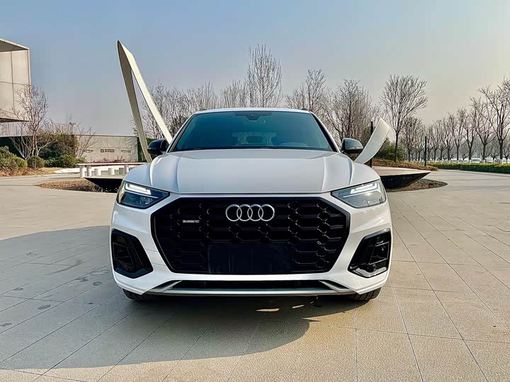 Фото 2 - Audi Q5L