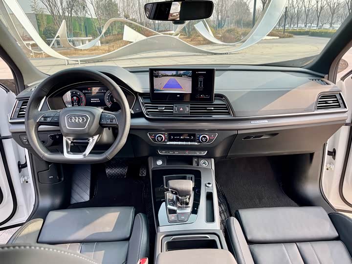 Фото 5 - Audi Q5L