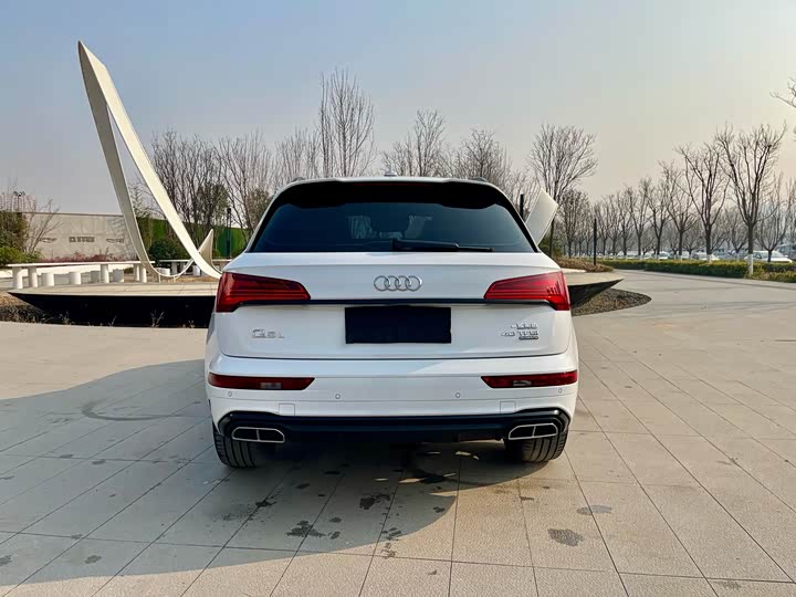 Фото 8 - Audi Q5L
