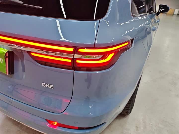 Фото 8 - LiXiang One