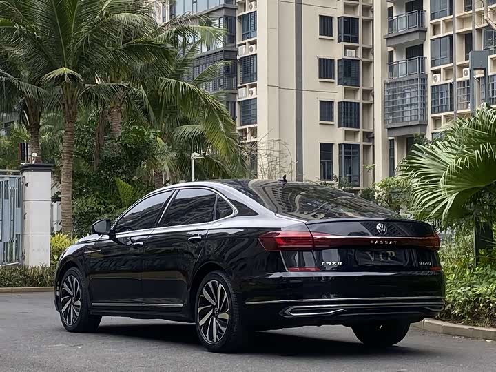 Фото 7 - Volkswagen Passat