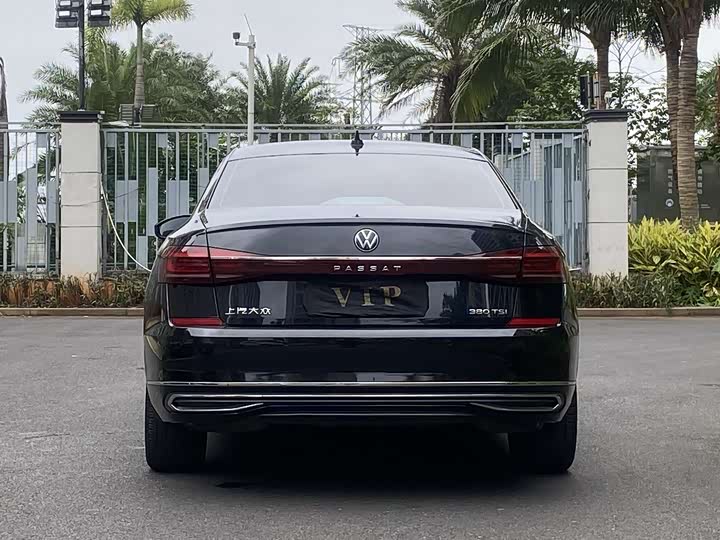 Фото 8 - Volkswagen Passat