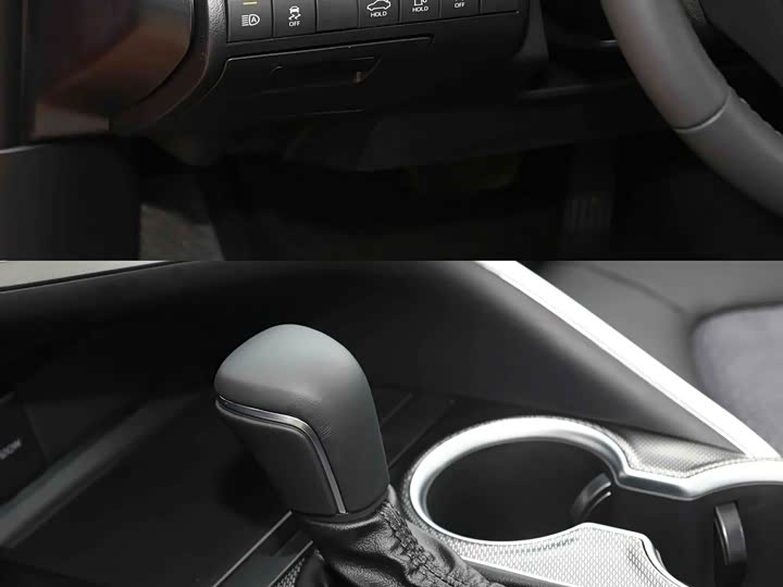 Фото 9 - Toyota Camry