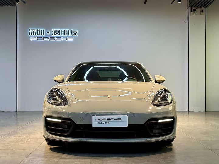 Фото 2 - Porsche Panamera