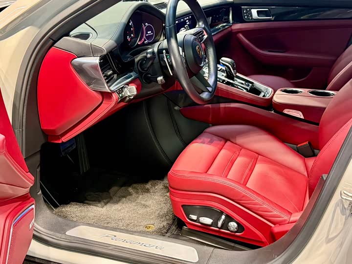 Фото 4 - Porsche Panamera