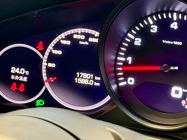 Фото 7 - Porsche Panamera