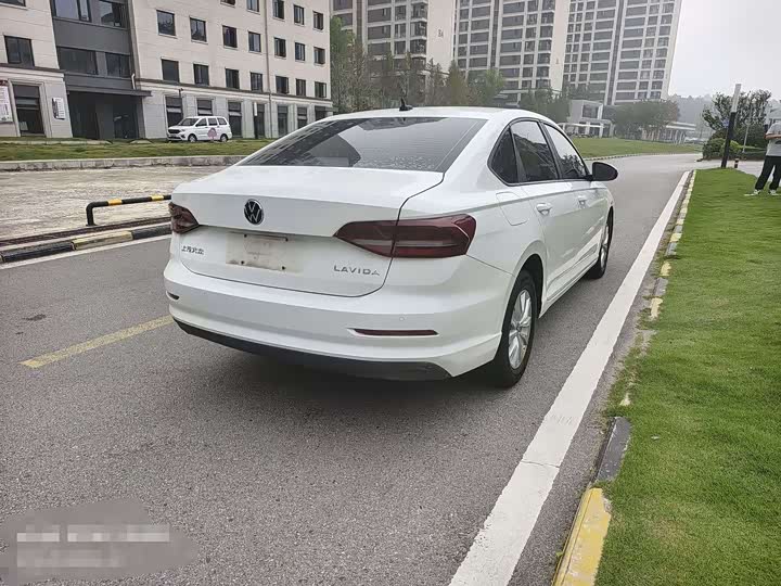 Фото 7 - Volkswagen Lavida