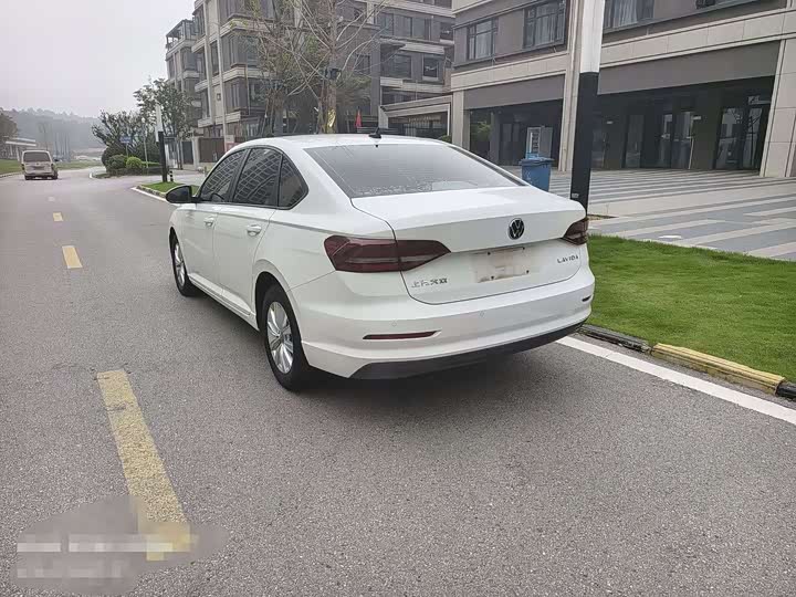 Фото 9 - Volkswagen Lavida