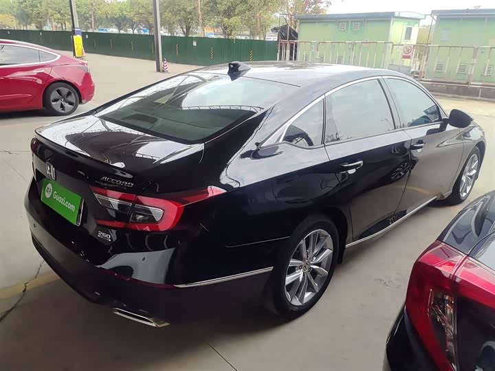 Фото 7 - Honda Accord