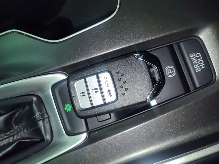 Фото 9 - Honda Accord