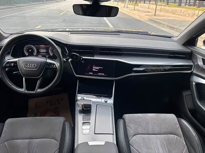 Фото 5 - Audi A6L