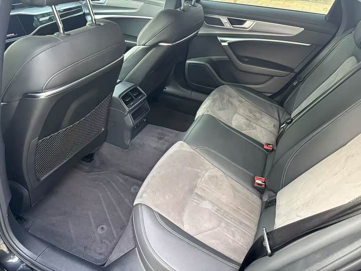 Фото 6 - Audi A6L