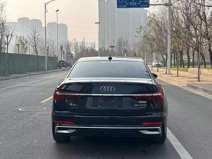 Фото 8 - Audi A6L