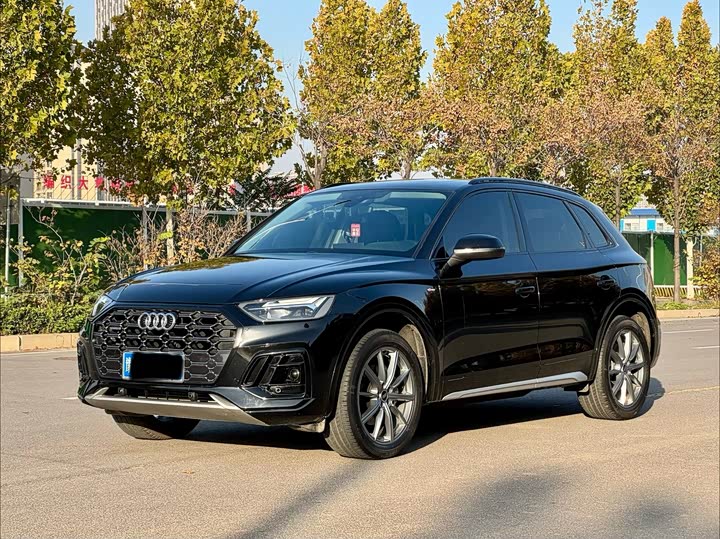 Фото 1 - Audi Q5L