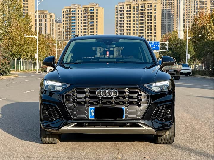 Фото 2 - Audi Q5L