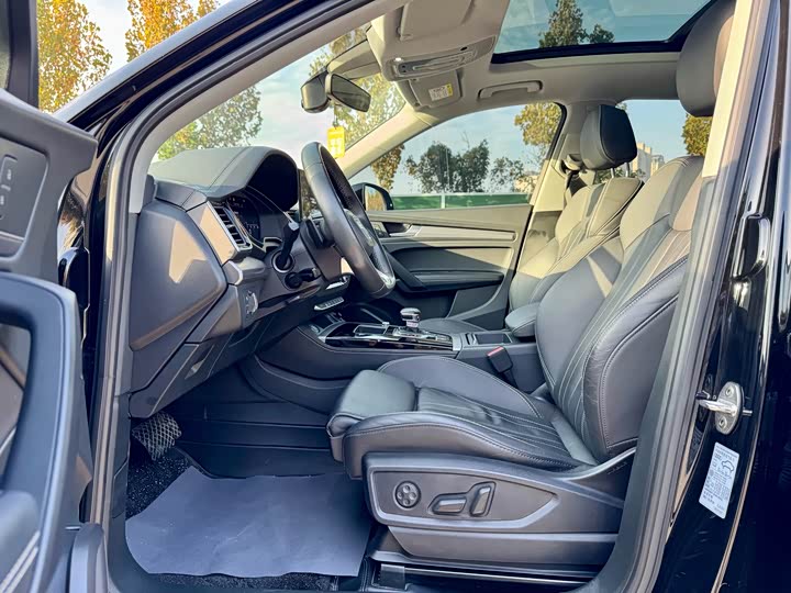 Фото 4 - Audi Q5L