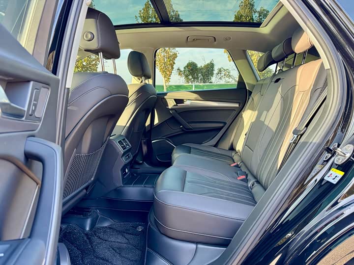 Фото 5 - Audi Q5L