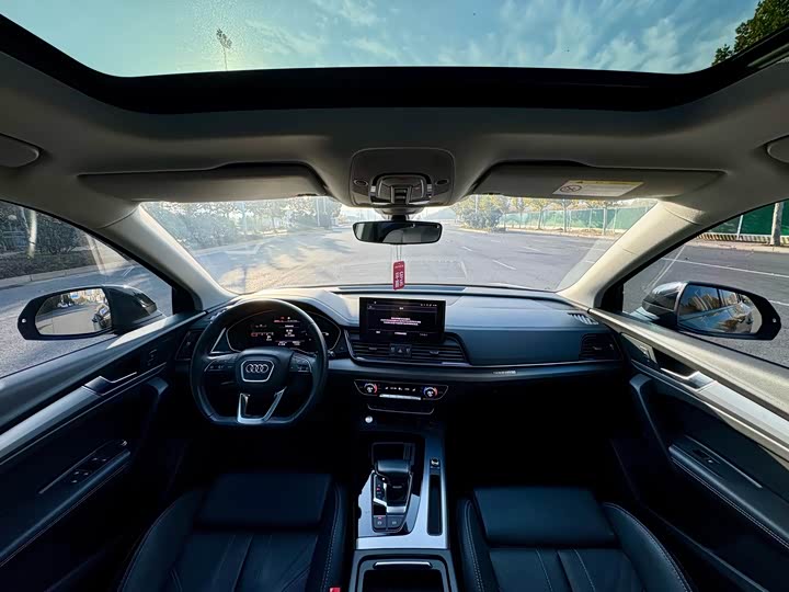 Фото 6 - Audi Q5L