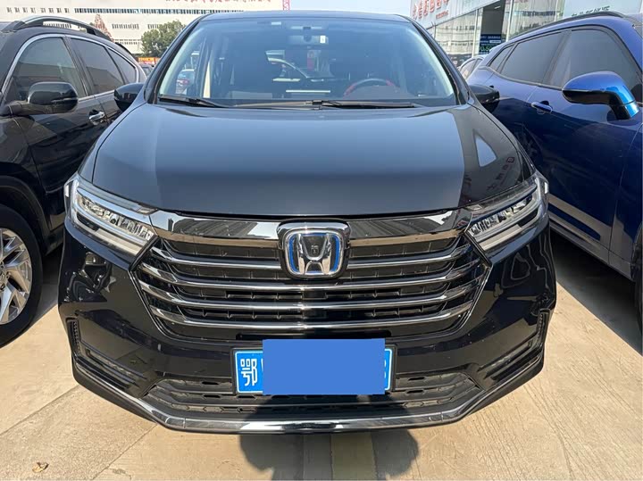 Фото 2 - Honda Odyssey